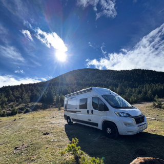 Imagina una escapada només de pares. En un entorn increïble.
El pla perfecte… fins que a la una de la matinada comencen els suors freds, els vòmits i la popo. Així que res, Ara, a recuperar-nos… perquè no ens podem ni moure.
Ja hi haurà revanxa! 💪
Imagina una escapada solo de papás. En un entorno espectacular.
El plan perfecto… hasta que a la una de la madrugada empiezan los sudores fríos, los vómitos y la po po 😅
Así que nada, Ahora, a recuperarse… porque no podemos ni movernos.
Ya habrá revancha. 💪
#escapadadepares #viatgesenfamília #papas #viatgers #viatjarambfills #vanlife #furgoneta #aventura #catalunya #catalunyacamper #catalunyafotos #realitatsdelaviatge #parejasviatgeres #familiytime❤️ #realidaddelviaje #papás #viajarenfamilia #furgolife